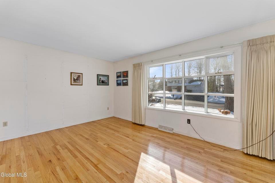 53 Fairlawn Drive, photo 4