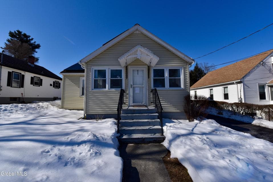 27 Sidney Avenue