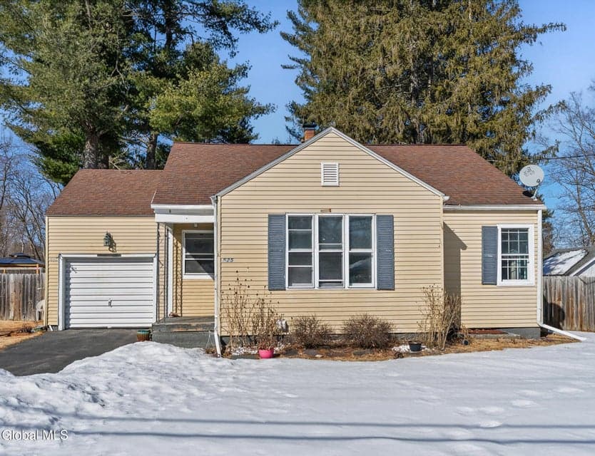525 Kenwood Avenue, Bethlehem, NY, photo 1