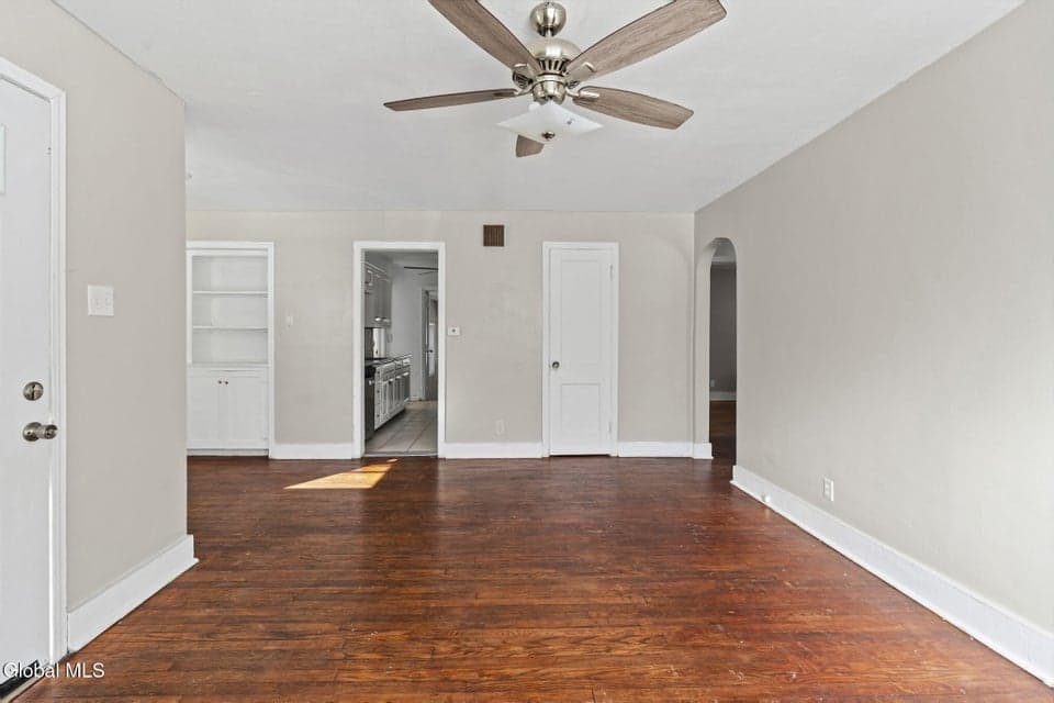 525 Kenwood Avenue, Bethlehem, NY, photo 4