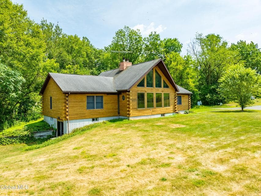 2640 NY-203, photo 3