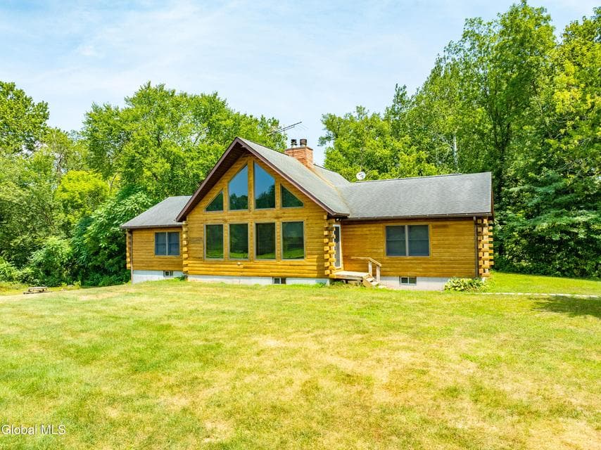 2640 NY-203, photo 4