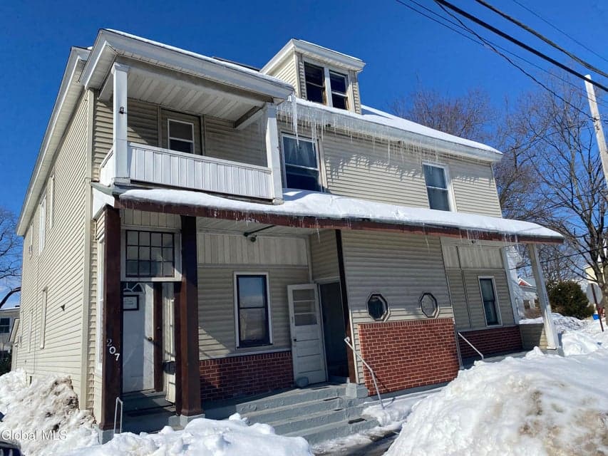 207 N Market Street, photo 2