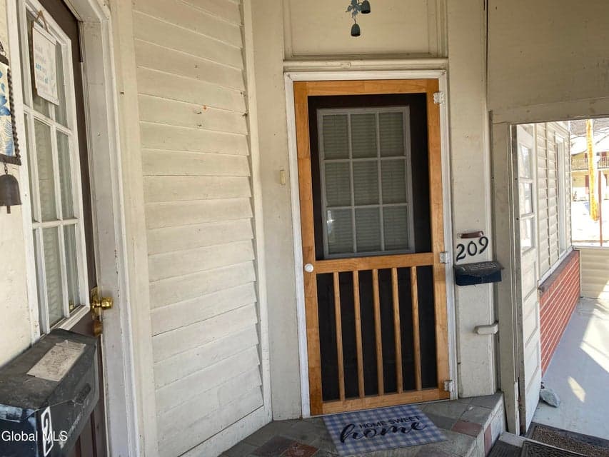 207 N Market Street, photo 5
