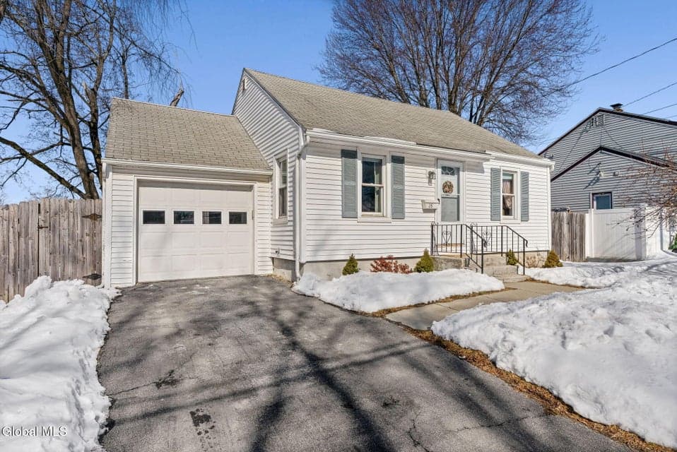 28 Rooney Avenue, Colonie, NY 12205, photo 2
