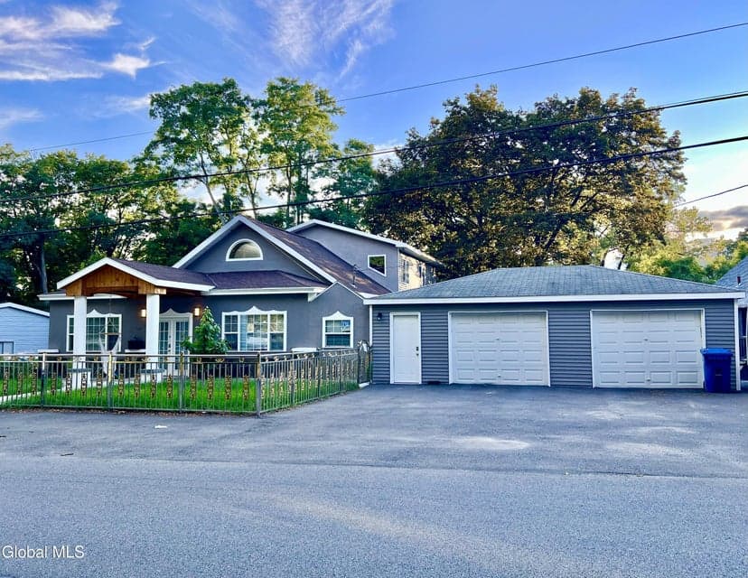 354 Olean Street, photo 1