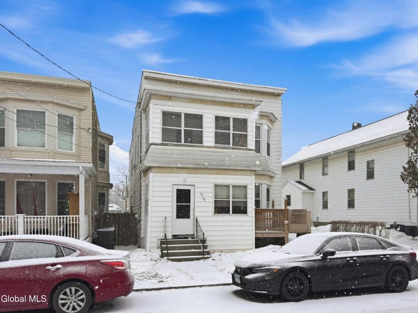 1834 6th Avenue, photo 1
