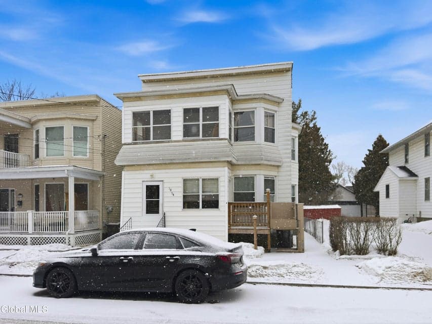 1834 6th Avenue, photo 2
