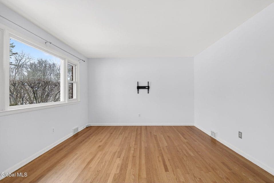 1165 Cresse Avenue, photo 4