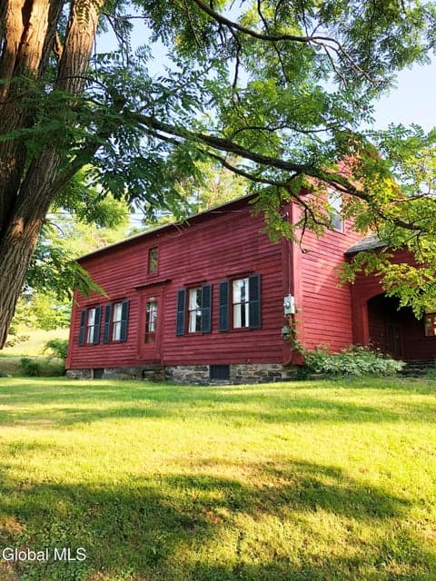 631 Brooker Hollow Road, photo 1