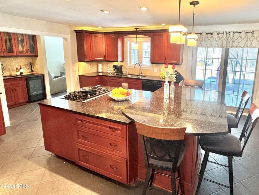 18 Jenee Way, Saratoga Springs, NY 12866, photo 5