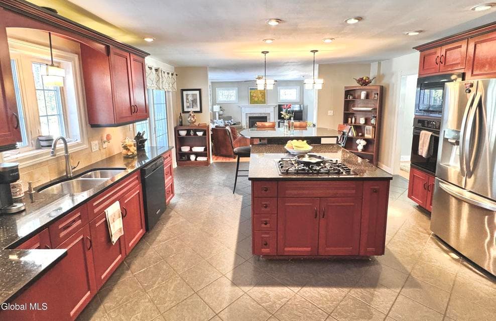 18 Jenee Way, Saratoga Springs, NY 12866, photo 4
