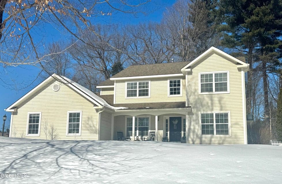 18 Jenee Way, Saratoga Springs, NY 12866, photo 1