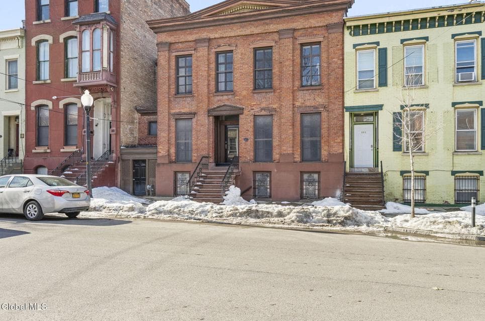 285 Lark Street, photo 2