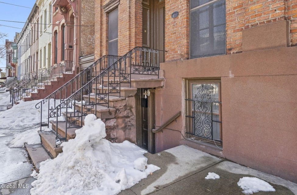 285 Lark Street, photo 3