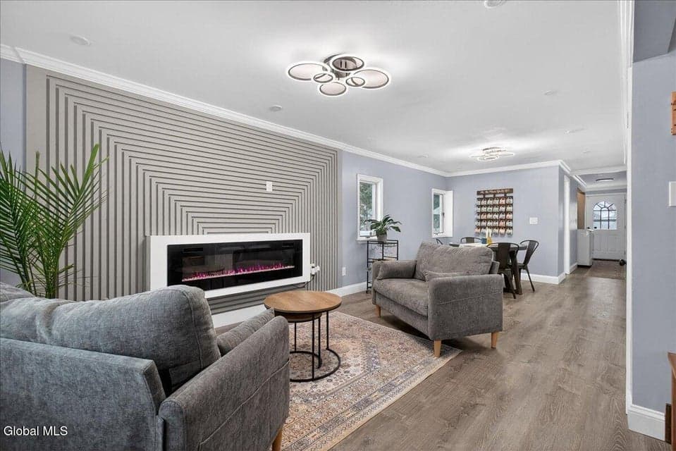 1320 Floral Avenue, photo 3