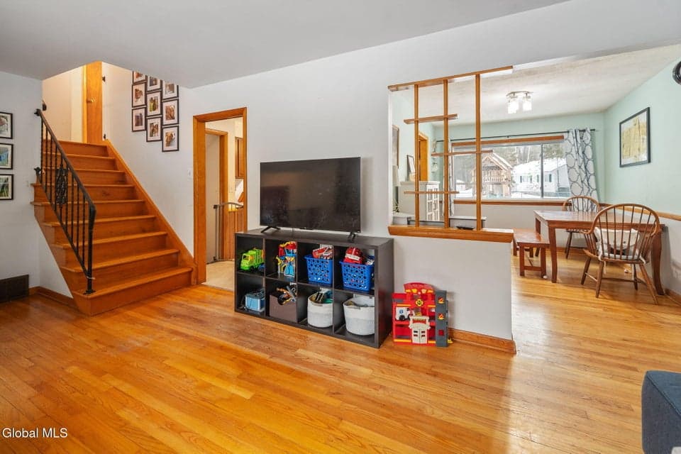 814 Greenwood Drive, photo 5