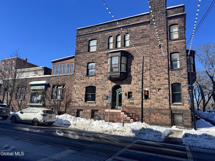 204 Lancaster Street, photo 4