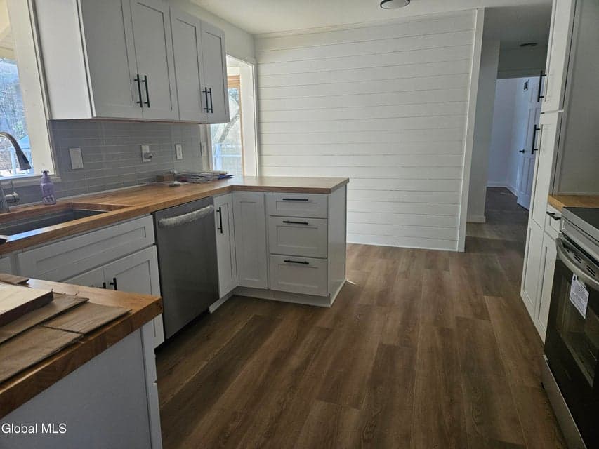 138 Willow Lane, photo 3