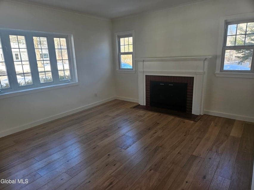 138 Willow Lane, photo 2