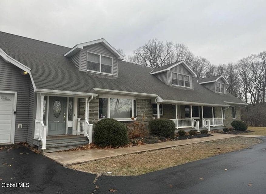 186 Van Rensselaer Boulevard, Menands, NY 12204, photo 1