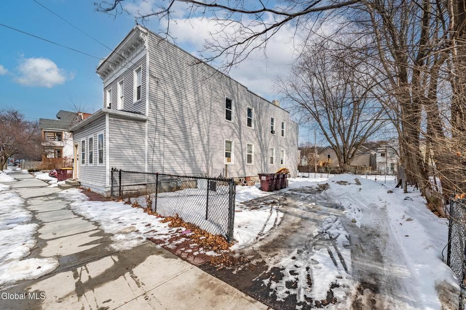 48 5th Avenue, photo 2