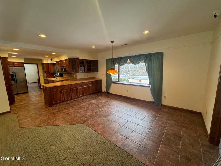 186 Van Rensselaer Boulevard, Menands, NY 12204, photo 4