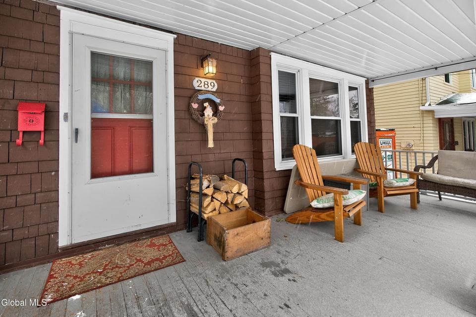 289 W Lawrence Street, photo 2