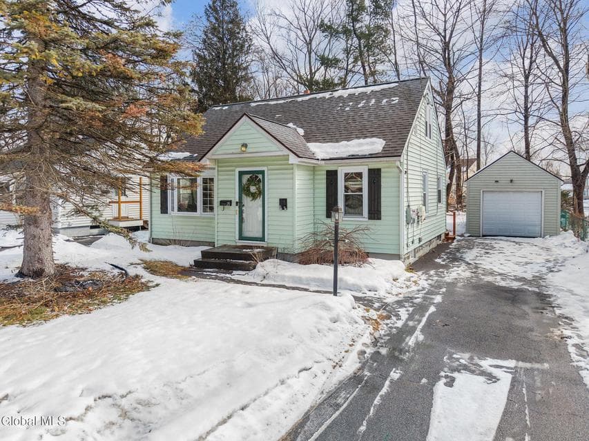 20 N Elmhurst Avenue, Colonie, NY, photo 1