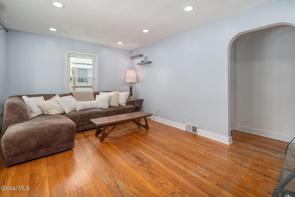 20 N Elmhurst Avenue, Colonie, NY, photo 4