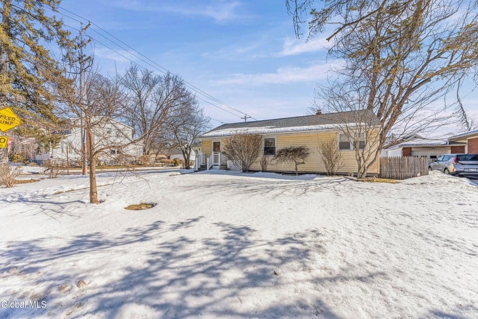52 Lawnridge Avenue, photo 1