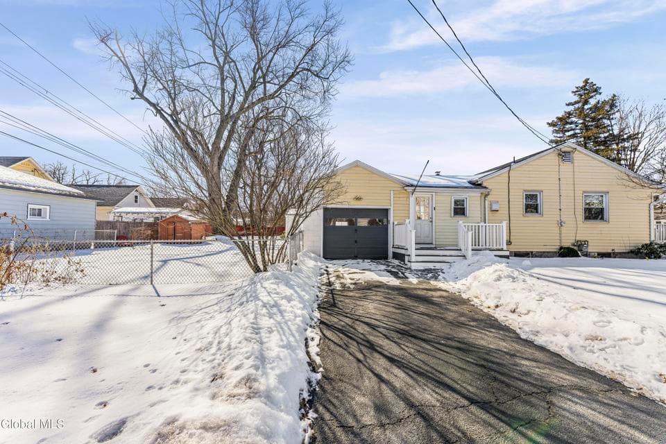 52 Lawnridge Avenue, photo 3