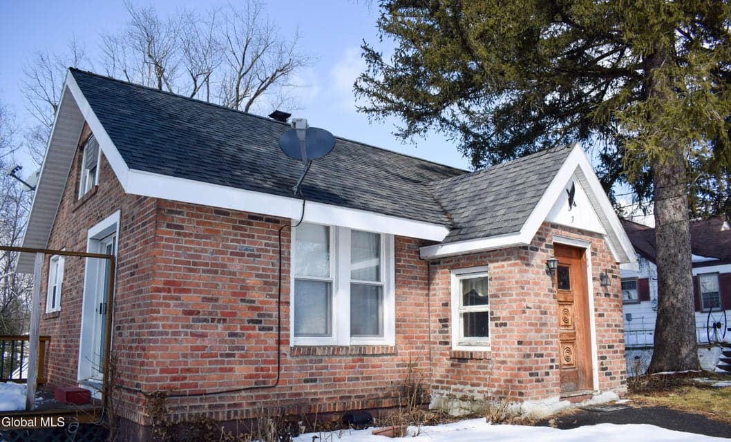 3 Mather Avenue, Colonie, NY 12304, photo 2
