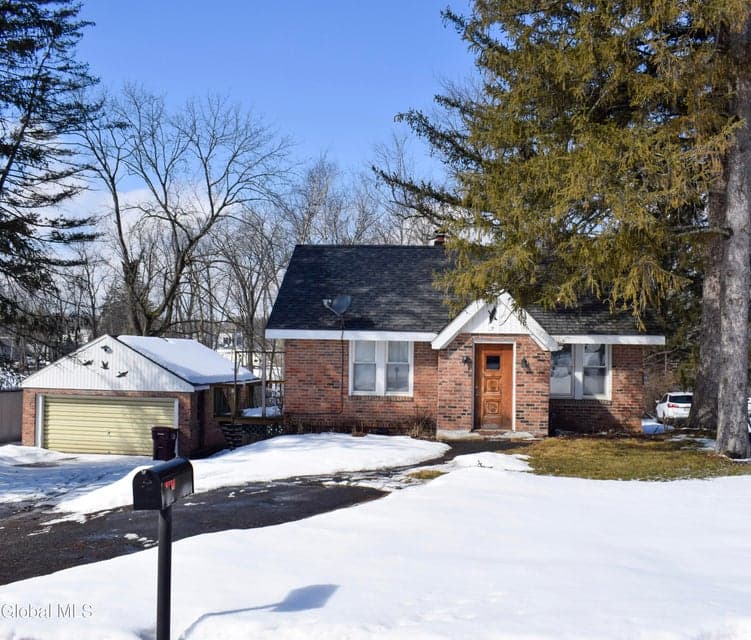 3 Mather Avenue, Colonie, NY 12304, photo 1