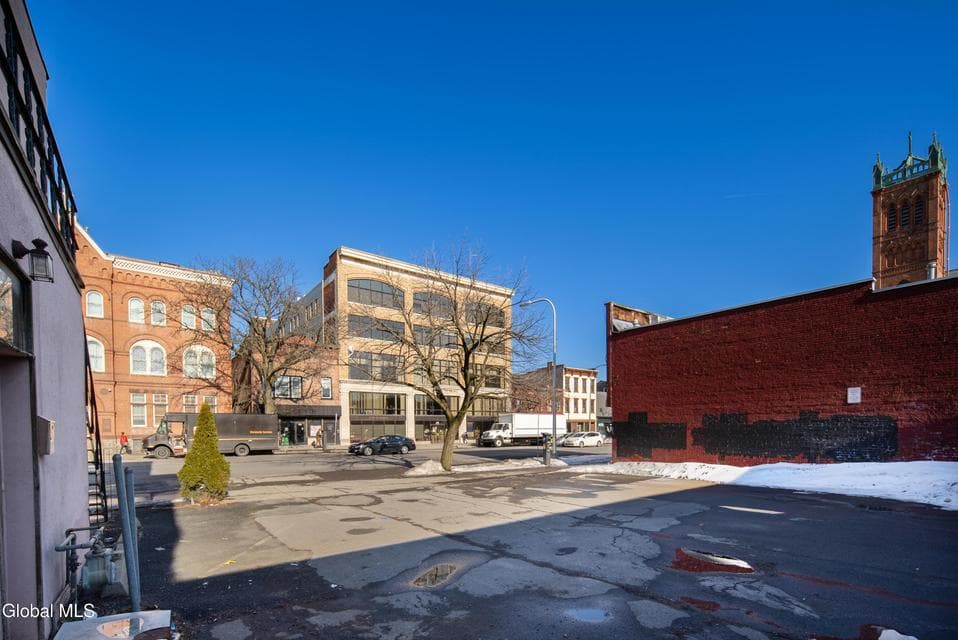 184 Central Avenue, photo 3