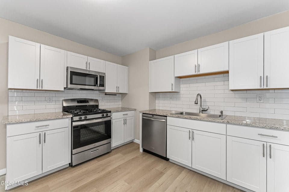 235 Washington Avenue, photo 4