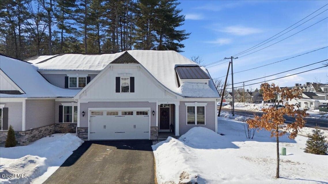 2 Dartmouth Way, Saratoga Springs, NY, photo 3
