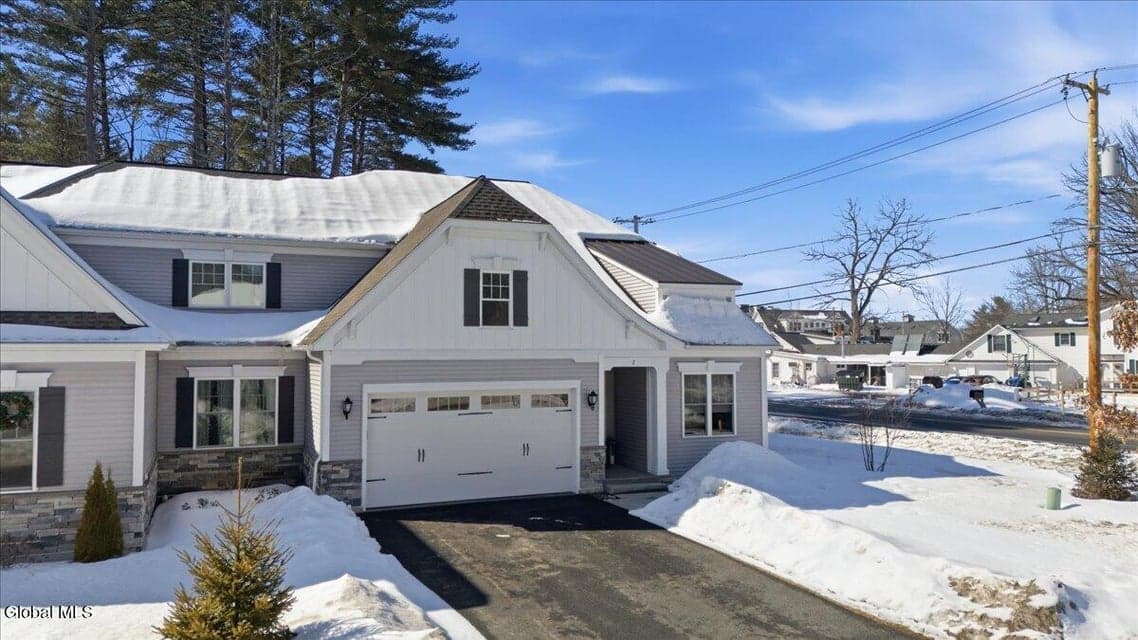 2 Dartmouth Way, Saratoga Springs, NY, photo 4