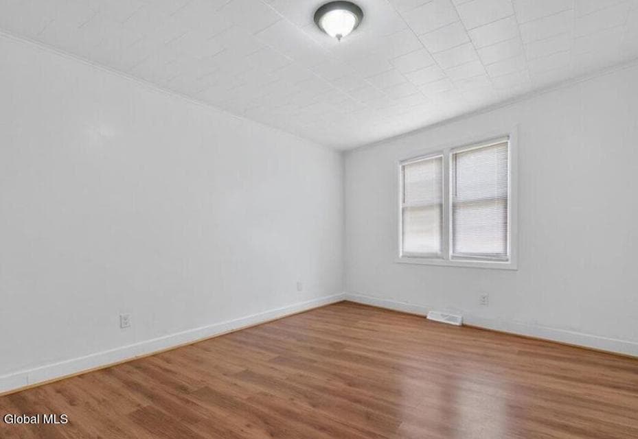 1857 Foster Avenue, photo 4