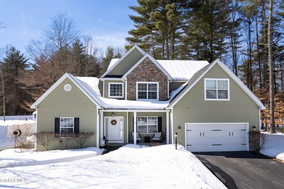 123 Richmond Hill Drive, photo 2