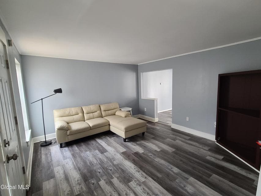 107 Fullerton Avenue, photo 5