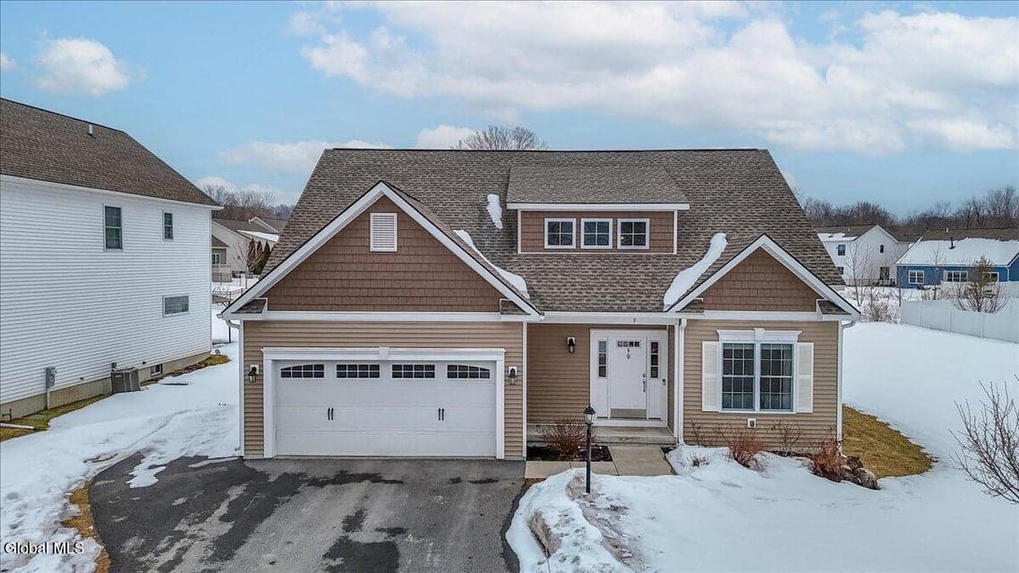 9 Lakepointe Way, photo 1