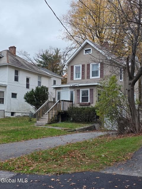 34 Pleasant Street, photo 3