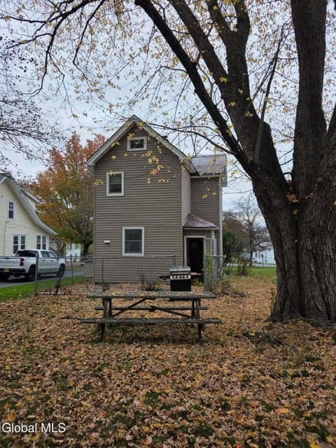 34 Pleasant Street, photo 4