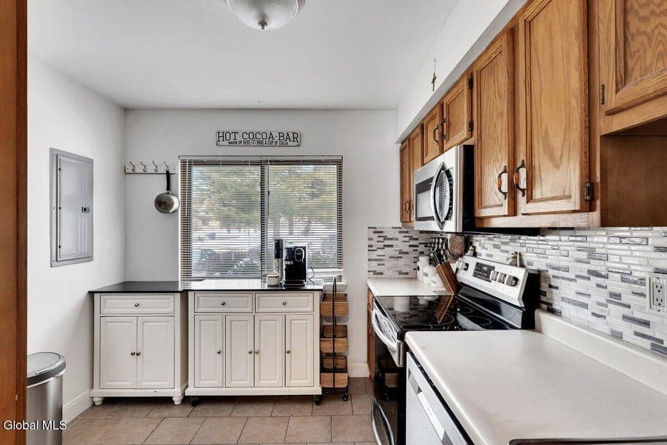 95 Ridgewood Terrace, Albany, NY, photo 5