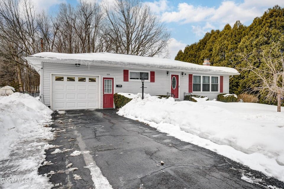 225 N Chase Street, photo 1