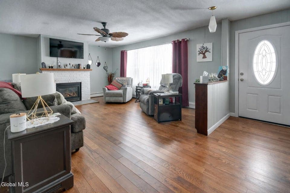 225 N Chase Street, photo 3