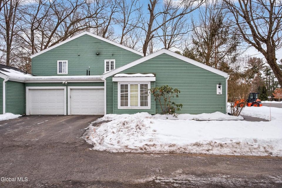 30 Willow Drive, Bethlehem, NY 12054, photo 3