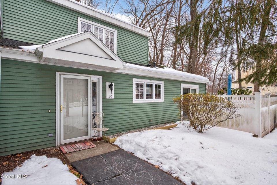 30 Willow Drive, Bethlehem, NY 12054, photo 4