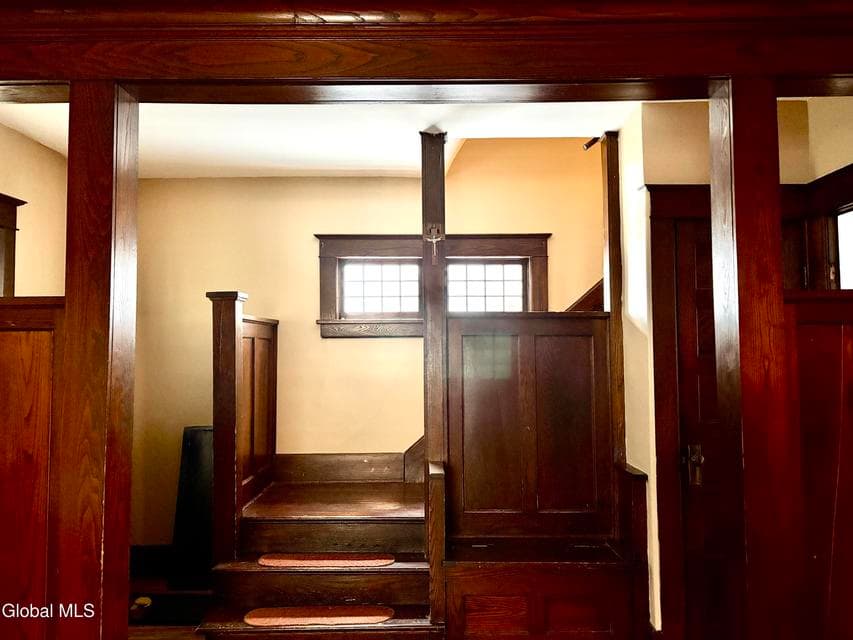 289 W Lawrence Street, photo 3